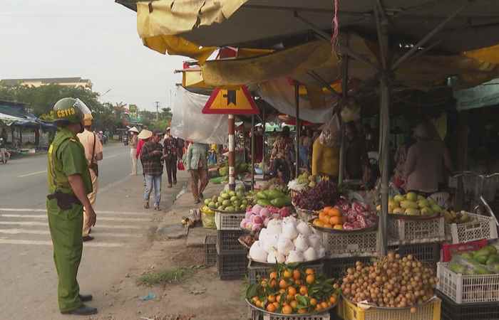 Mỹ Xuyên triển khai kế hoạch lập lại trật tự hành lang đường bộ (13-02-2023)
